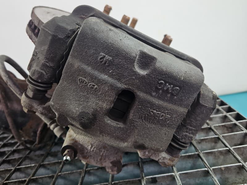 Zacisk przód lewy Kia Optima IV 15-20 1,7 crdi D4FD