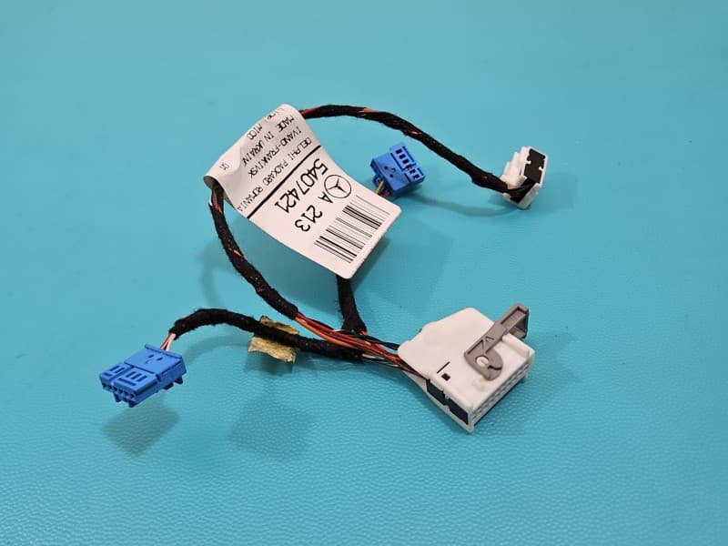 Wiązka instalacja przełączników radia i nawigacji Mercedes W213 A2135407421