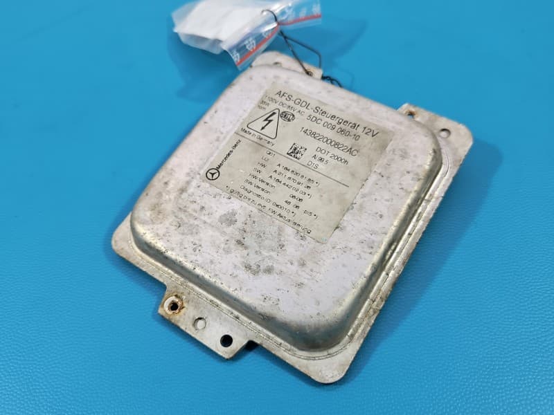 Przetwornica xenon Mercedes ML W164 5DC009060-10