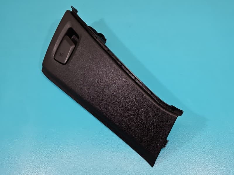 Osłona ZAŚLEPKA PLASTIK OSŁONA SLUPKA T.L BMW X3 G01 7424731