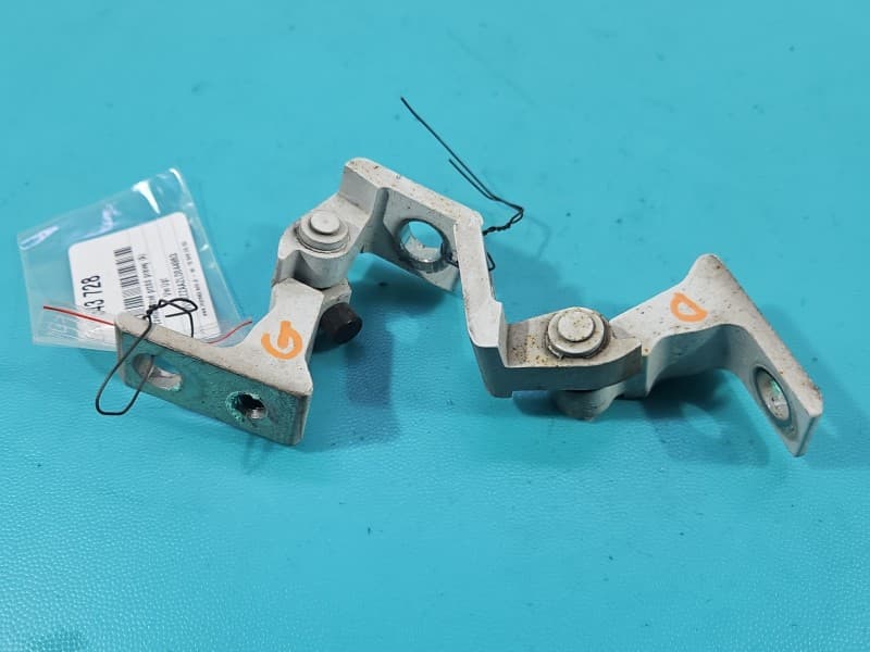 Zawias drzwi przód prawy Vw Up 7N0831402D
