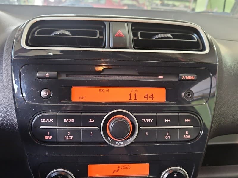 Radio fabryczne Mitsubishi Space Star II 12- 8701A358 37027037 radioodtwarzacz