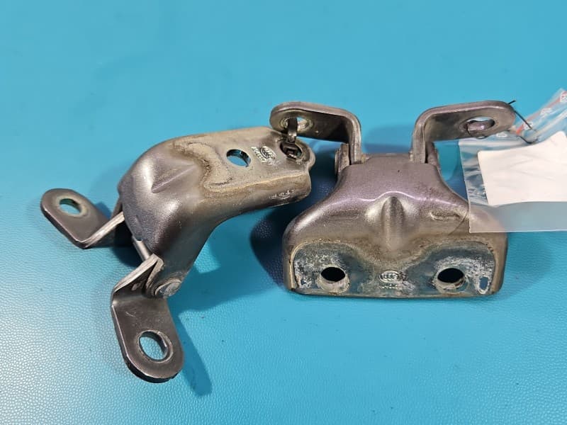 Zawias drzwi przód lewy Hyundai I30 II 12-16