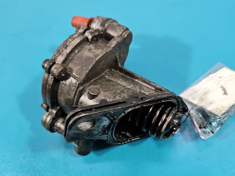 Pompa vacum Vw Transporter T4 2,4d 074145100A