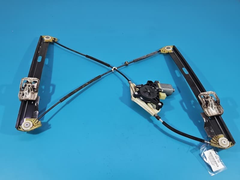 Podnośnik przód prawy SZYBY WINDA 5Q0959802B Seat Leon III 12- 2PIN 3d HB