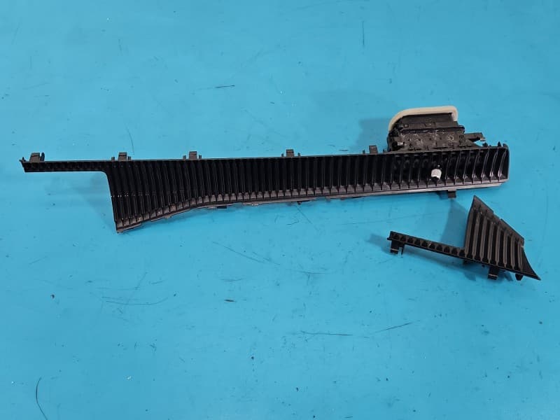 Listwa dekor deski Skoda Superb IV 3P1819202 3P1853952 2szt, DESKI KRATKA NAWIEWU