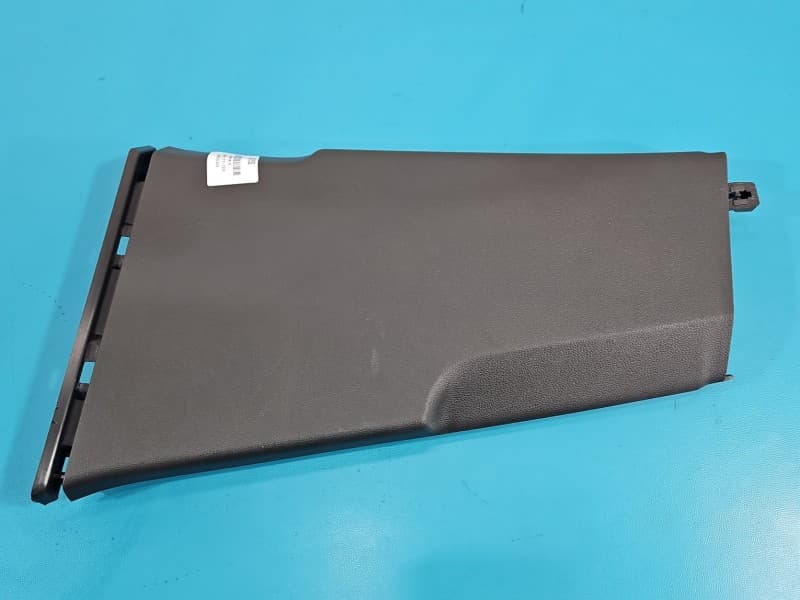 Osłona ZAŚLEPKA PLASTIK OSŁONA SŁUPKA LEWA Skoda Superb III 3V1867281B