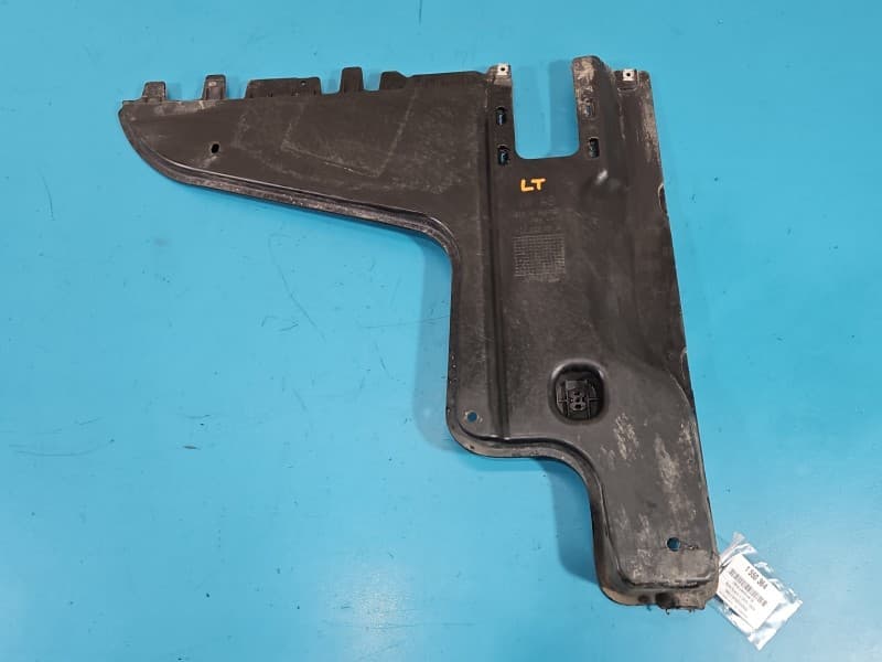Osłona ZAŚLEPKA PLASTIK Osłona podwozia TYŁ LEWA Skoda Superb III 3Q0825101A