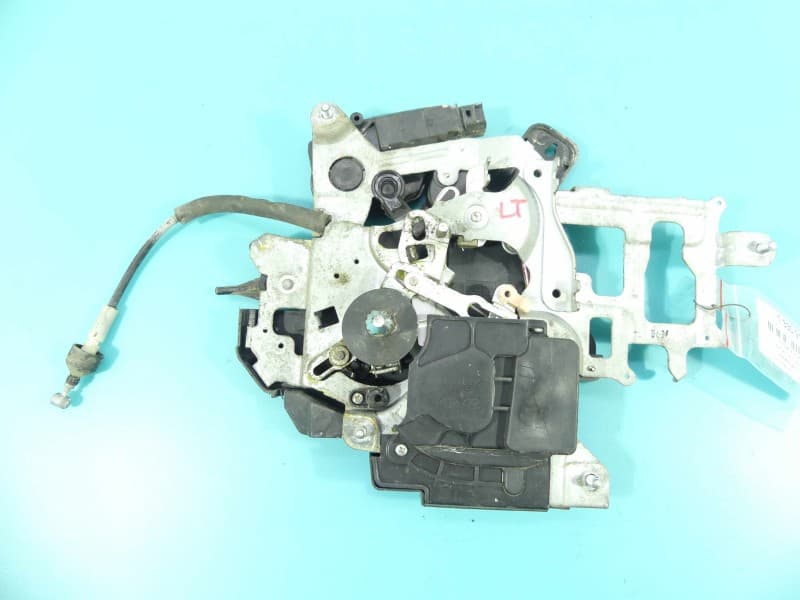 Zamek tył lewy Kia Carnival II 05-14 5pin