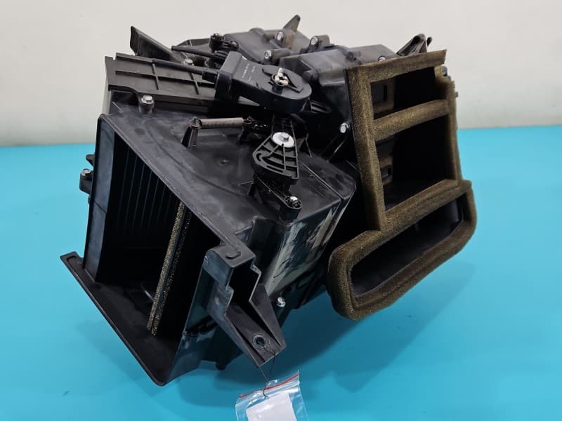 Nagrzewnica Ford Maverick II 01-07 YL8H18A532-AC EUROPA