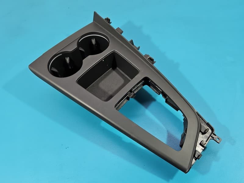 Uchwyt na napoje kubek CUP HOLDER Audi A4 B9 8W0862533D