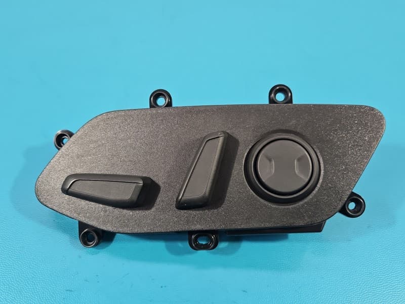 Przełącznik regulacji foteli lewy przód Hyundai Elantra VII 20- 88070-L1410