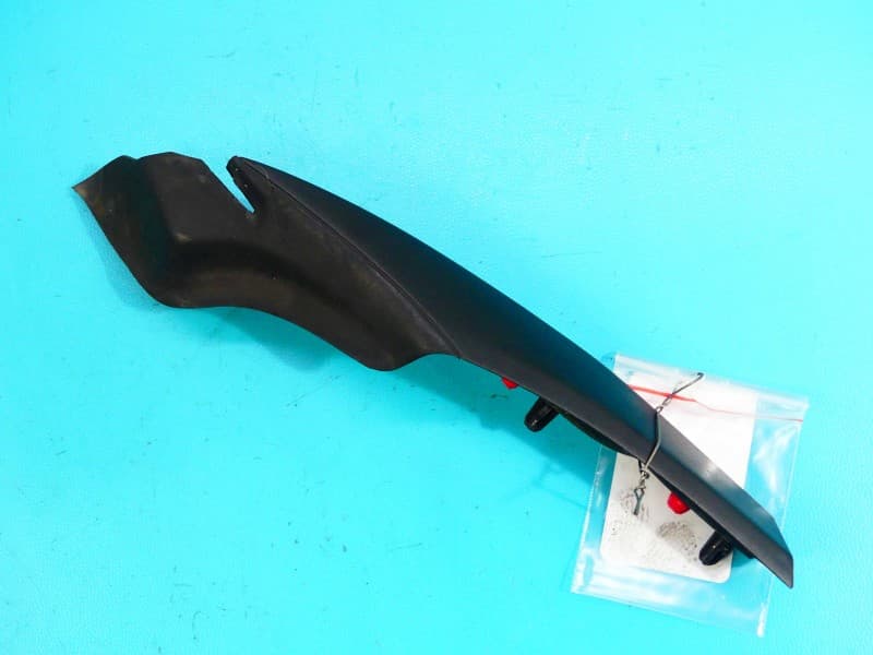 Osłona ZAŚLEPKA PLASTIK NAROŻNIK PODSZYBIA PRAWY Citroen C4 Cactus 14-20 9804826680