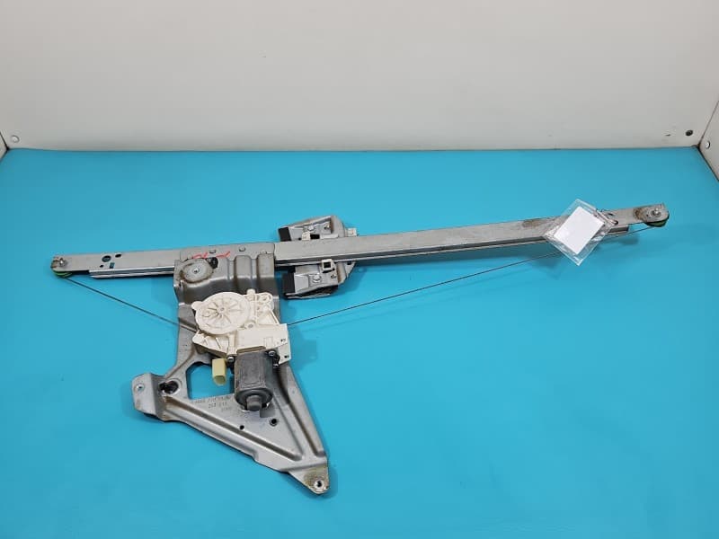 Podnośnik przód prawy SZYBY WINDA A9067200146RH A0068205542 A9067200146 Vw Crafter 06- 2pin 5d HB