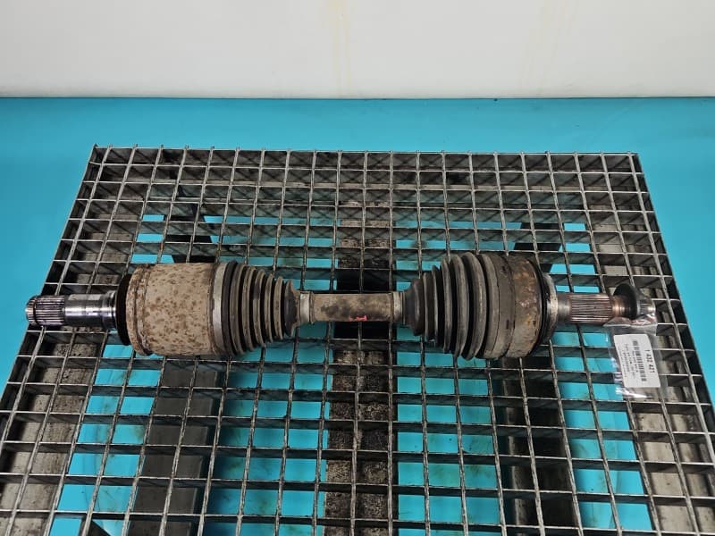 Półoś przód lewa Toyota Land Cruiser J200 07- 4,5 V8 D4D automat
