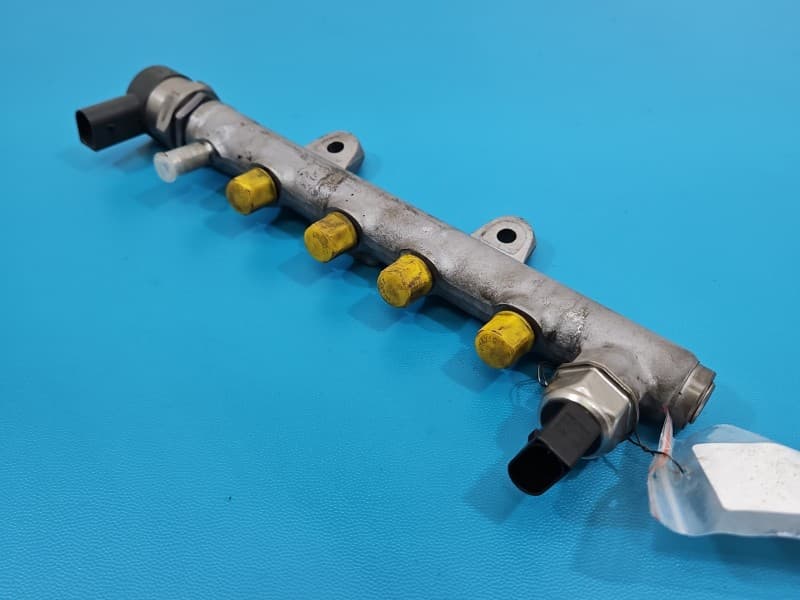 Listwa wtryskowa CZUJNIKI Skoda Rapid 1,4 tdi CUSB 057130764AB 0281006075 04B130093