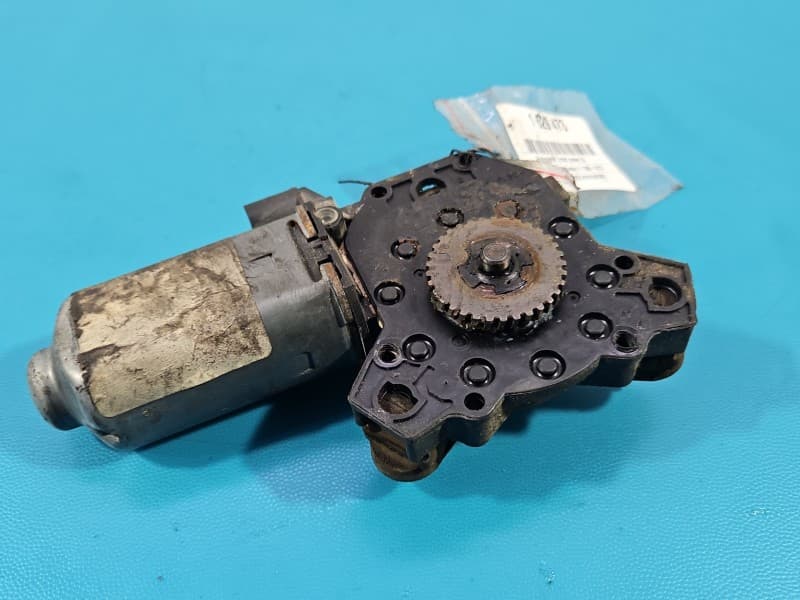 Podnośnik przód prawy SZYBY WINDA Renault Master II 2pin SAM SILNICZEK 5d HB