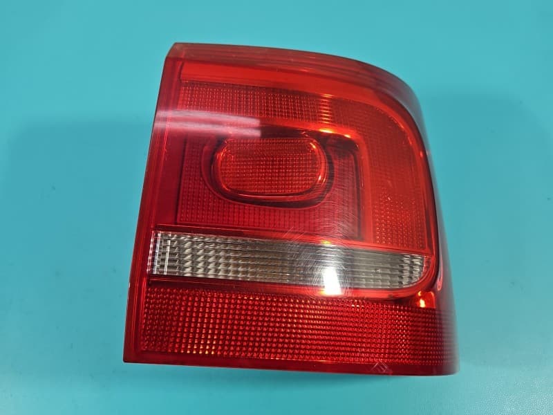 Lampa tył prawa błotnika Vw Touran I HB EUROPA