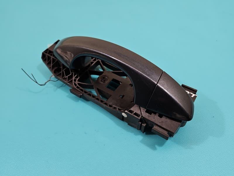 Klamka tył prawa zewnętrzna Seat Arona 5N0839885H stalowy LS7H