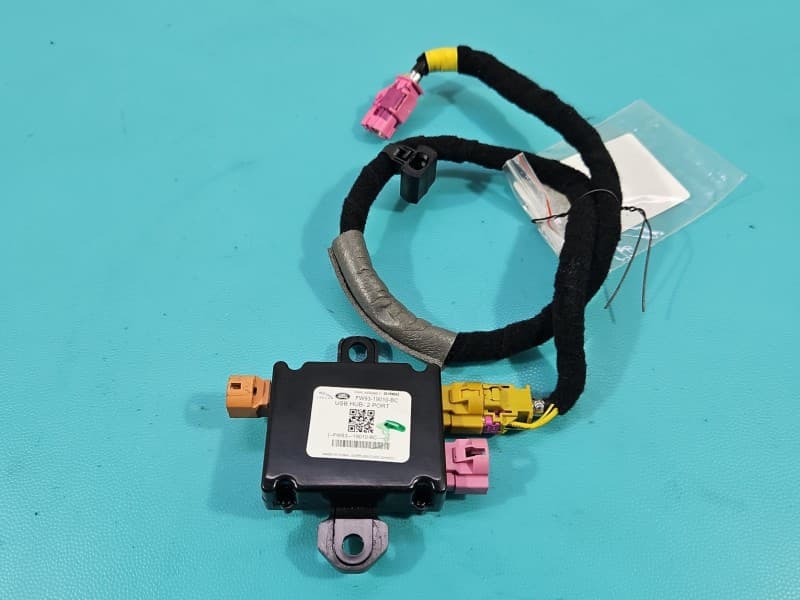 Sterownik moduł USB Jaguar XE X760 FW93-19010-BC