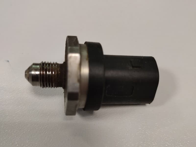 Czujnik ciśnienia paliwa regulator Ford Fusion USA 12-20 0261545081