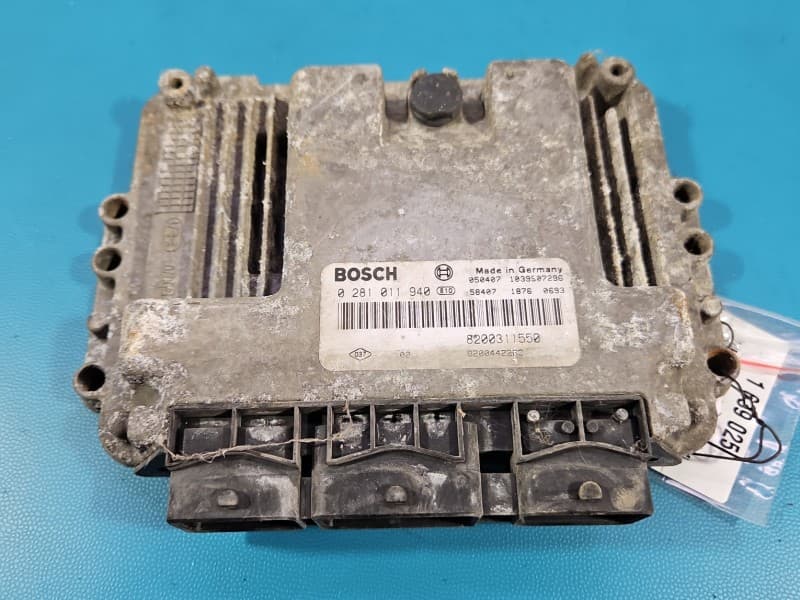 Komputer Sterownik silnika Renault Master II 2,5 dci 0281011940 8200311550