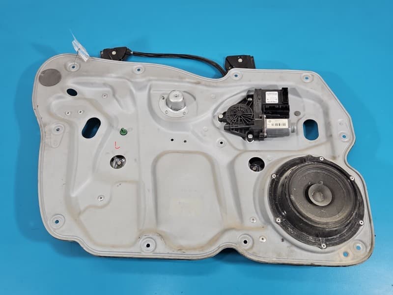 Podnośnik przód lewy SZYBY WINDA 1T0959701T 5K0959793 Vw Caddy III 2K 5d HB