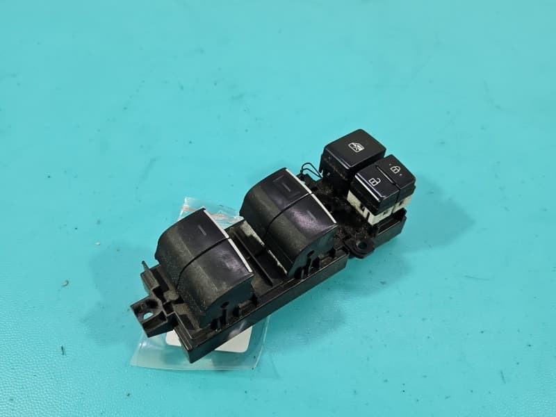 Przełącznik szyb Toyota Corolla E21 19- EU 84040-02160 114-2H95