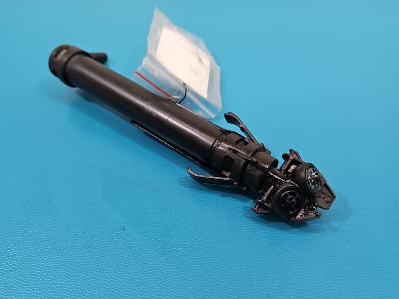 Spryskiwacz reflektora prawy Opel Zafira C 90004374