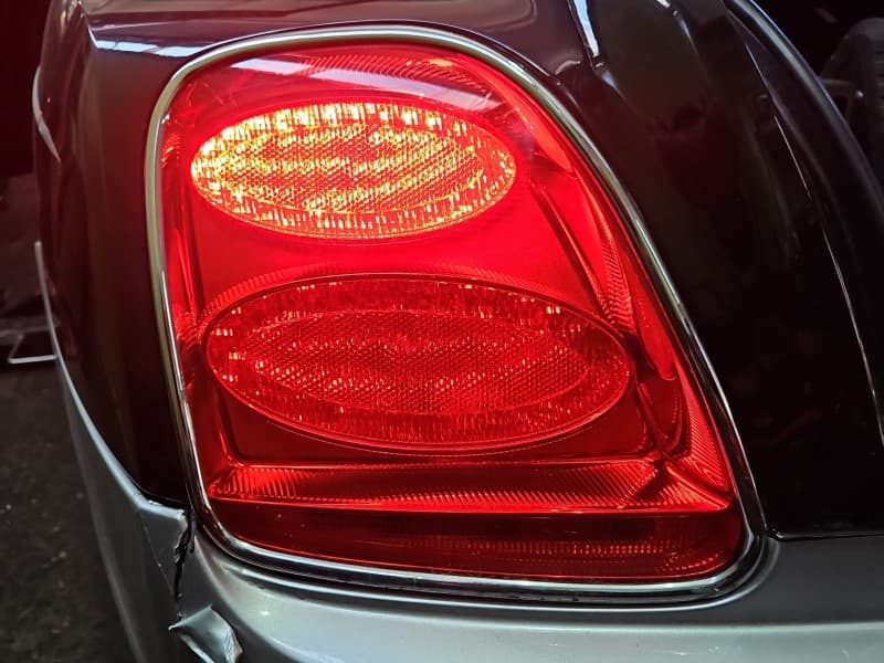 Lampa tył lewa błotnika Bentley Continental I 05-13 sedan EUROPA 3W5945095G