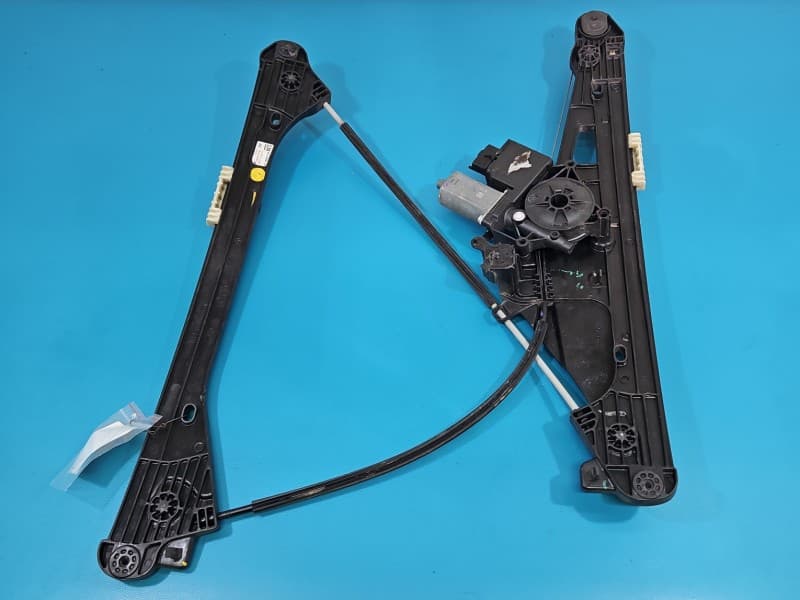 Podnośnik przód prawy SZYBY WINDA 0130824152 Opel Grandland 6PIN 5d HB