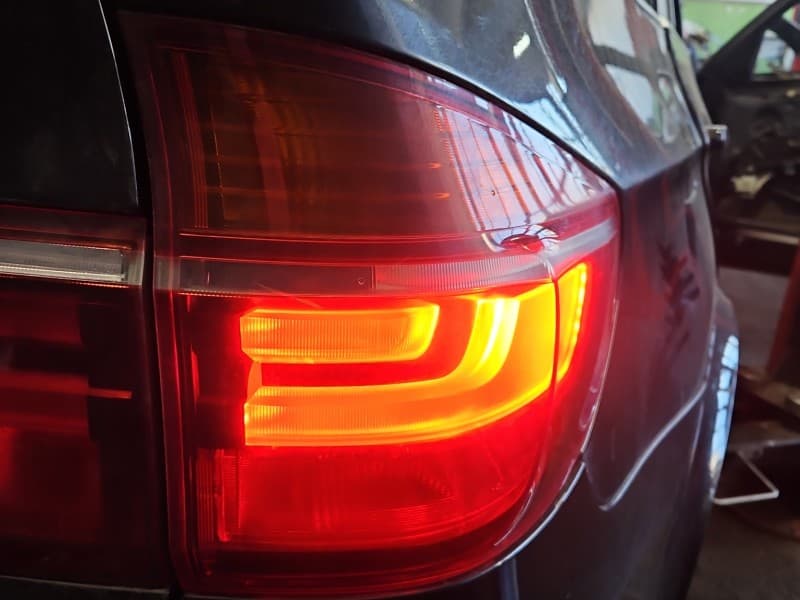Lampa tył prawa błotnika BMW X5 E70 HB EUROPA 7227790