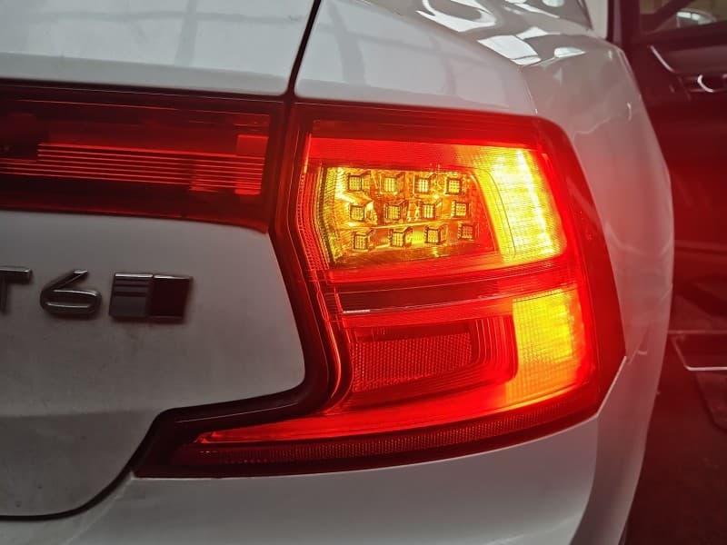 Lampa tył prawa błotnika Volvo S90 II 16- sedan EUROPA 31371827