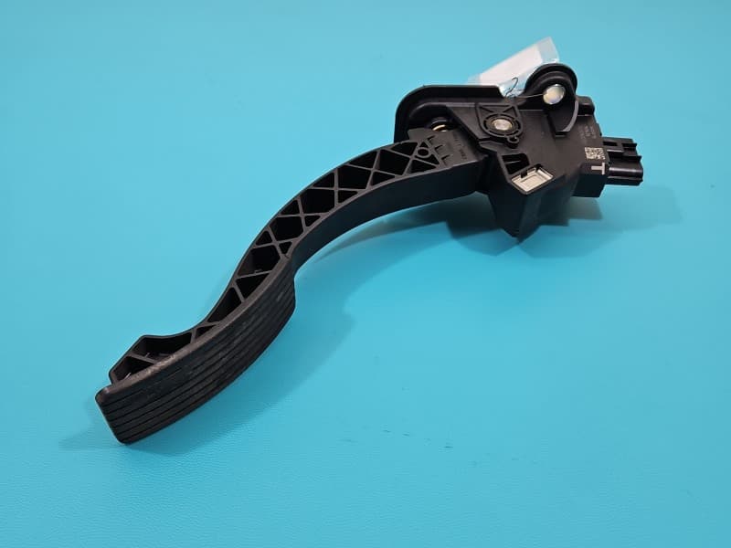 Pedał gazu potencjometr Mitsubishi Outlander III 12-22 2,4 wiel 1600A116