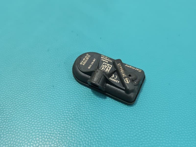 Czujnik ciśnienia opon Opel Astra V K 39186445 TPMS