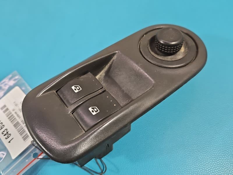 Przełącznik szyb Renault Trafic II Renault EU 8200011867 9116523