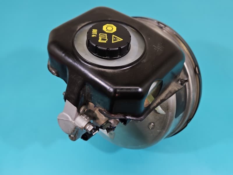 Serwo hamulcowe Audi A4 B9 2,0 tdi 8W0612103K
