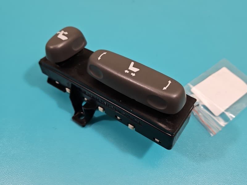 Przełącznik Fotel Przód Prawy Toyota Land Cruiser J200 07- 18A188