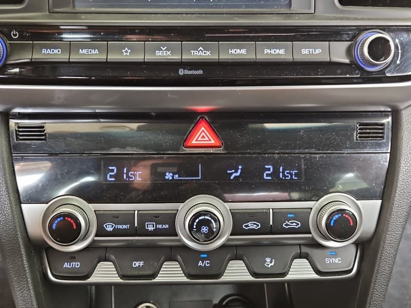 Konsola panel nawiewu Hyundai Elantra VI 15-20 97250-F2DC0 97250-F2XXX
