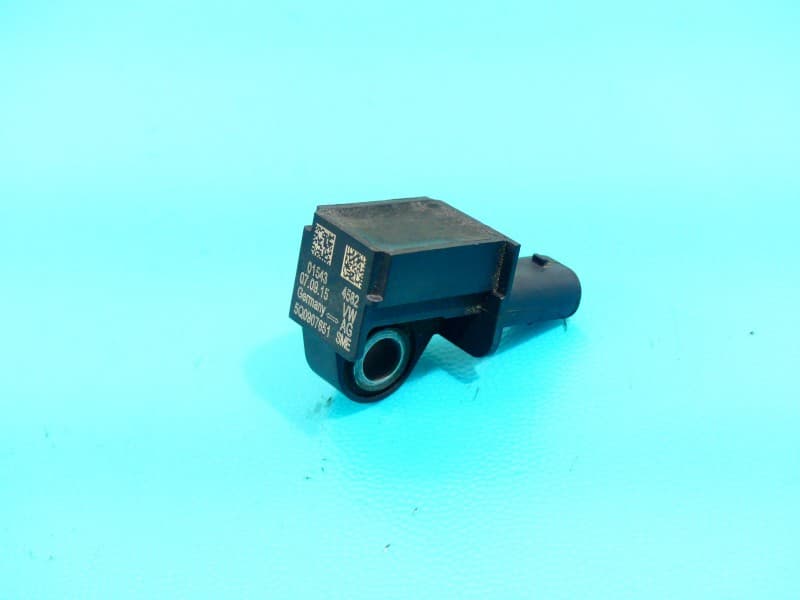 Czujnik uderzeniowy uderzenia Vw Passat B8 5Q0907651