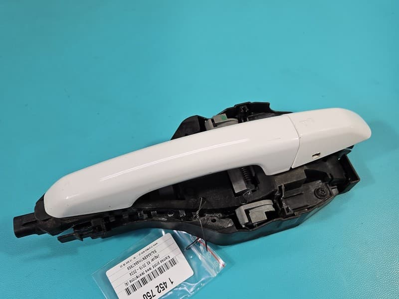 Klamka przód lewa zewnętrzna Jaguar XE X760 BJ32-224N03 biały LRC NER polaris white