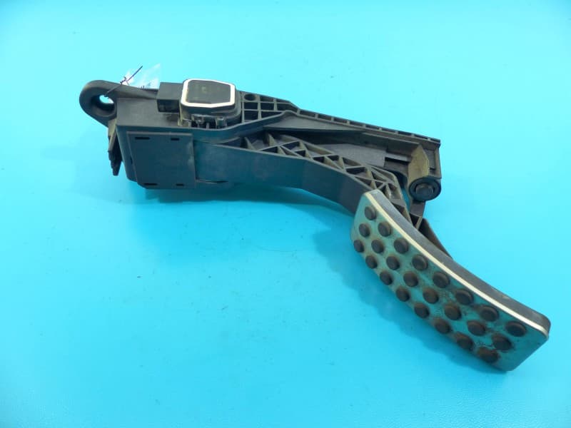 Pedał gazu potencjometr Mercedes W251 3,0 CDI A1643000104