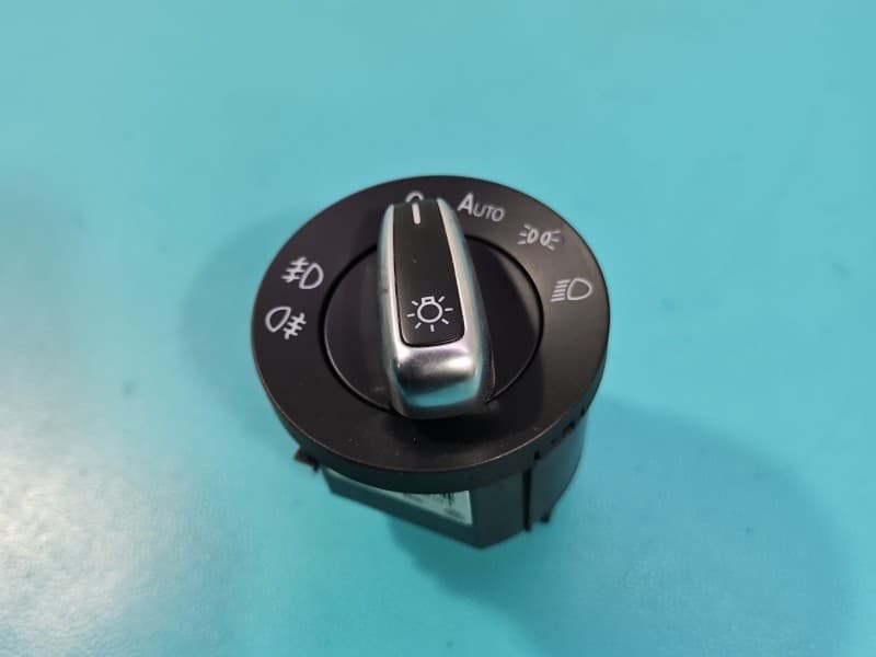 Przełącznik włącznik świateł Vw Scirocco III 08- 3C8941431N
