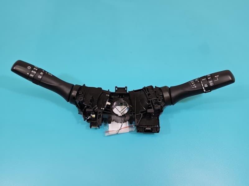 Przełącznik zespolony Suzuki Swift Mk8