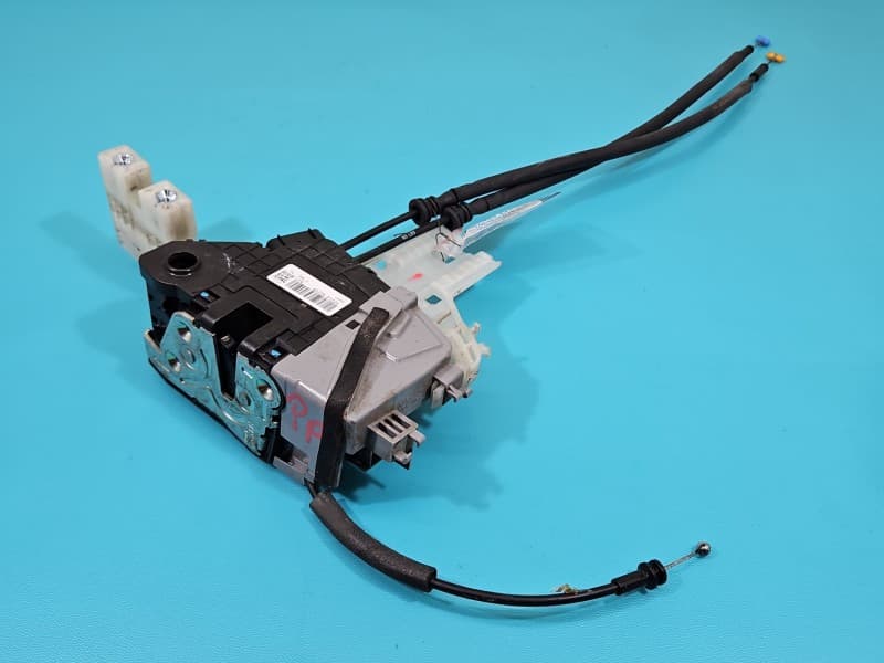 Zamek przód prawy Hyundai Tucson III 15-20 EUROPA 5pin 81320-E3520