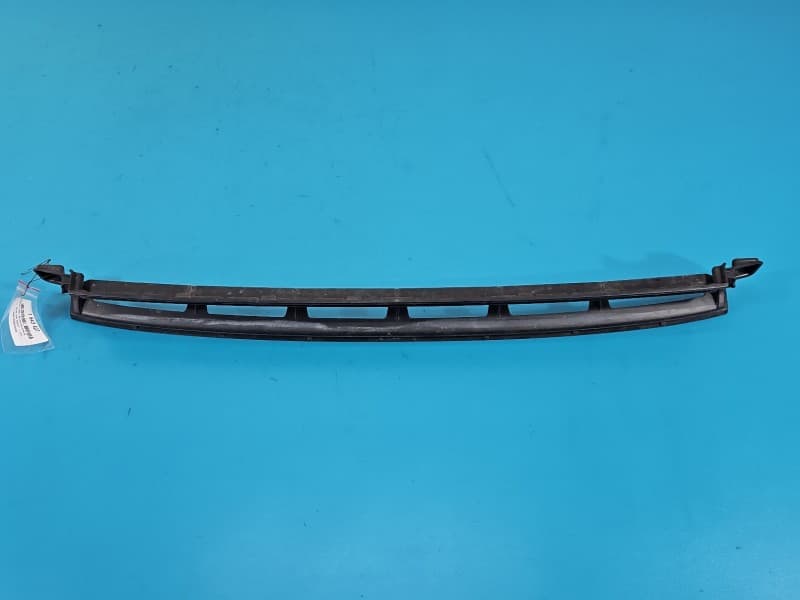 Zaślepka kratka zderzaka środkowa atrapa Suzuki Swift Mk8 71721-52R0