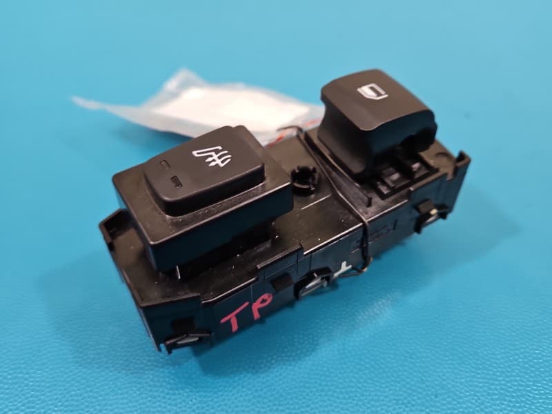 Przełącznik szyb Hyundai i20 III 20- Drzwi tył prawy EU 299223776 93581Q0050