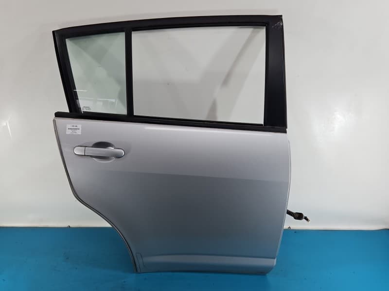 Drzwi tył prawe Nissan Tiida HB 5d K23