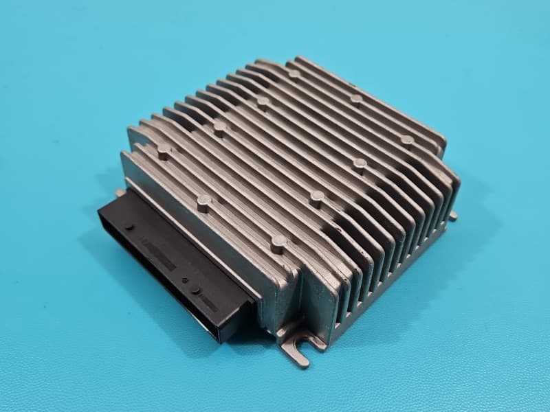 Wzmacniacz Tesla Model S 1000350-001-09 1004833-10-A-03