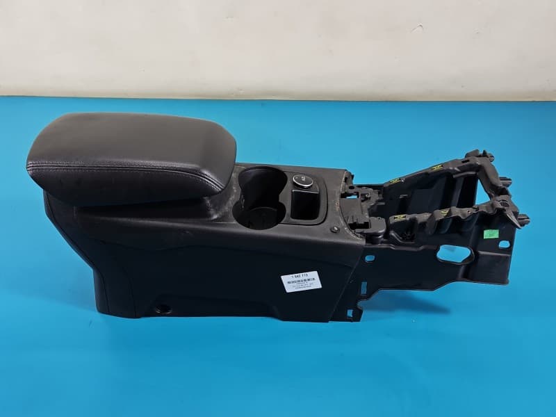 Podłokietnik TUNEL Ford Focus Mk3 FE0415MB EUROPA